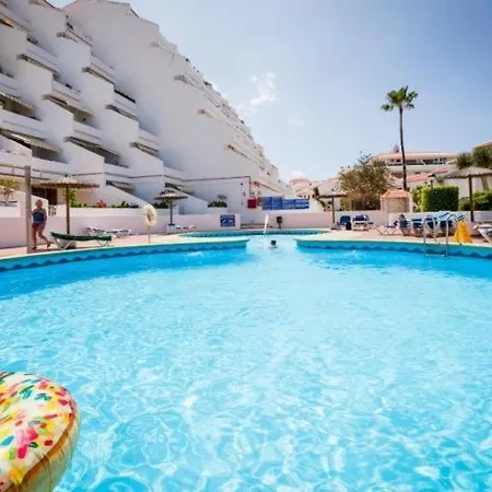 Apartment 2023 Garden City, Heated Pool!